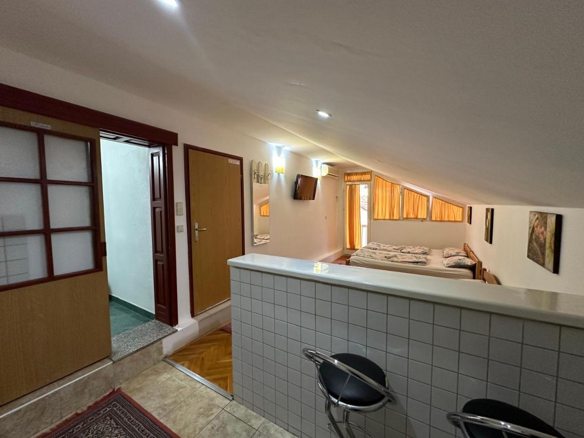 Villa Anja Apartments โมสตาร์ ภายนอก รูปภาพ