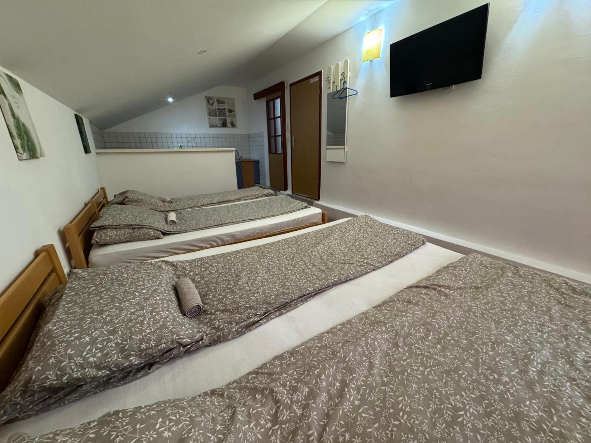 Villa Anja Apartments โมสตาร์ ภายนอก รูปภาพ