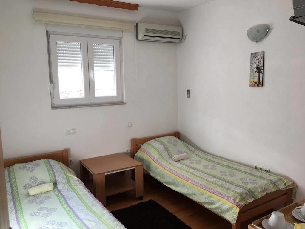Villa Anja Apartments โมสตาร์ ภายนอก รูปภาพ